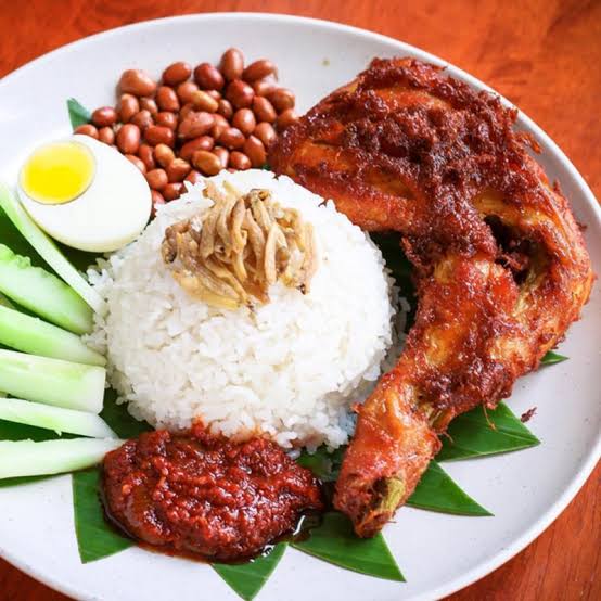 Pre-order our famous Chicken Nasi Lemak for this Sunday. 预订这个星期天的马来西亚鸡肉椰浆饭。